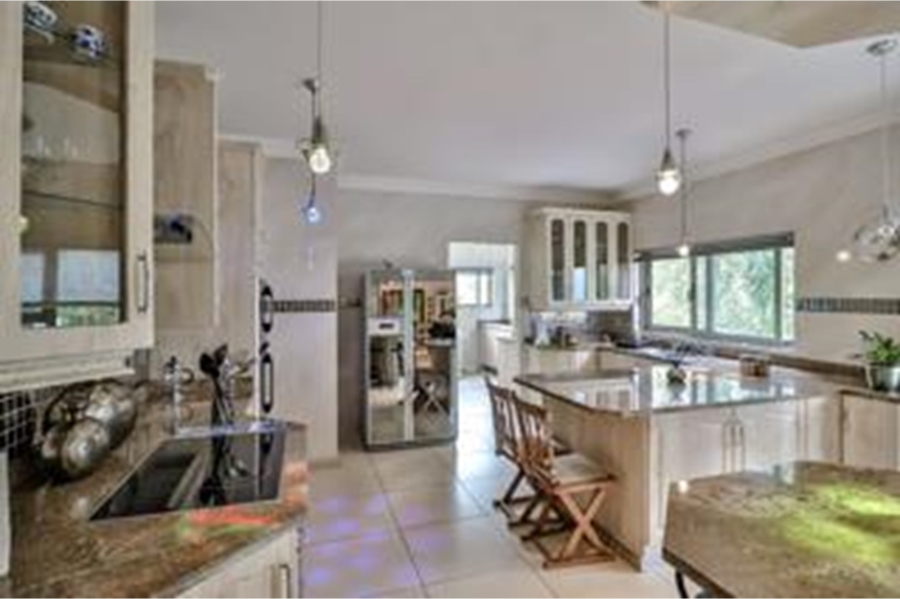 8 Bedroom Property for Sale in Kshane North West